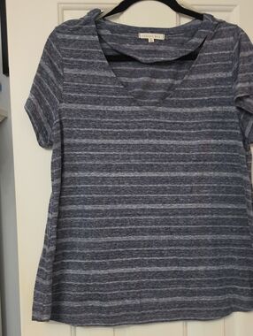 Copper Key Heathered Gray Striped V-Neck Tee With Cut Out At Neck Size XL